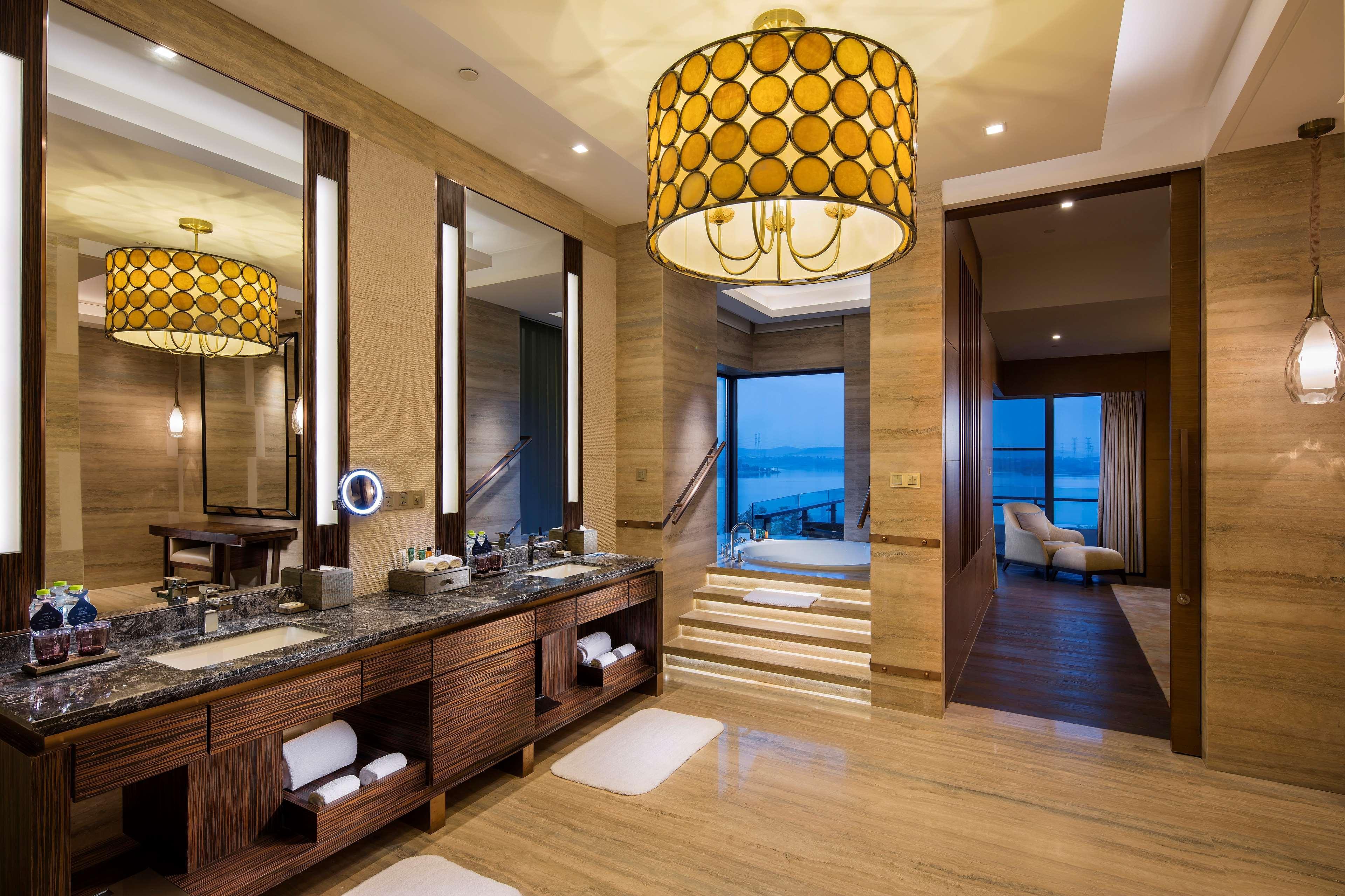 Hilton Wuhan Optics Valley מראה חיצוני תמונה
