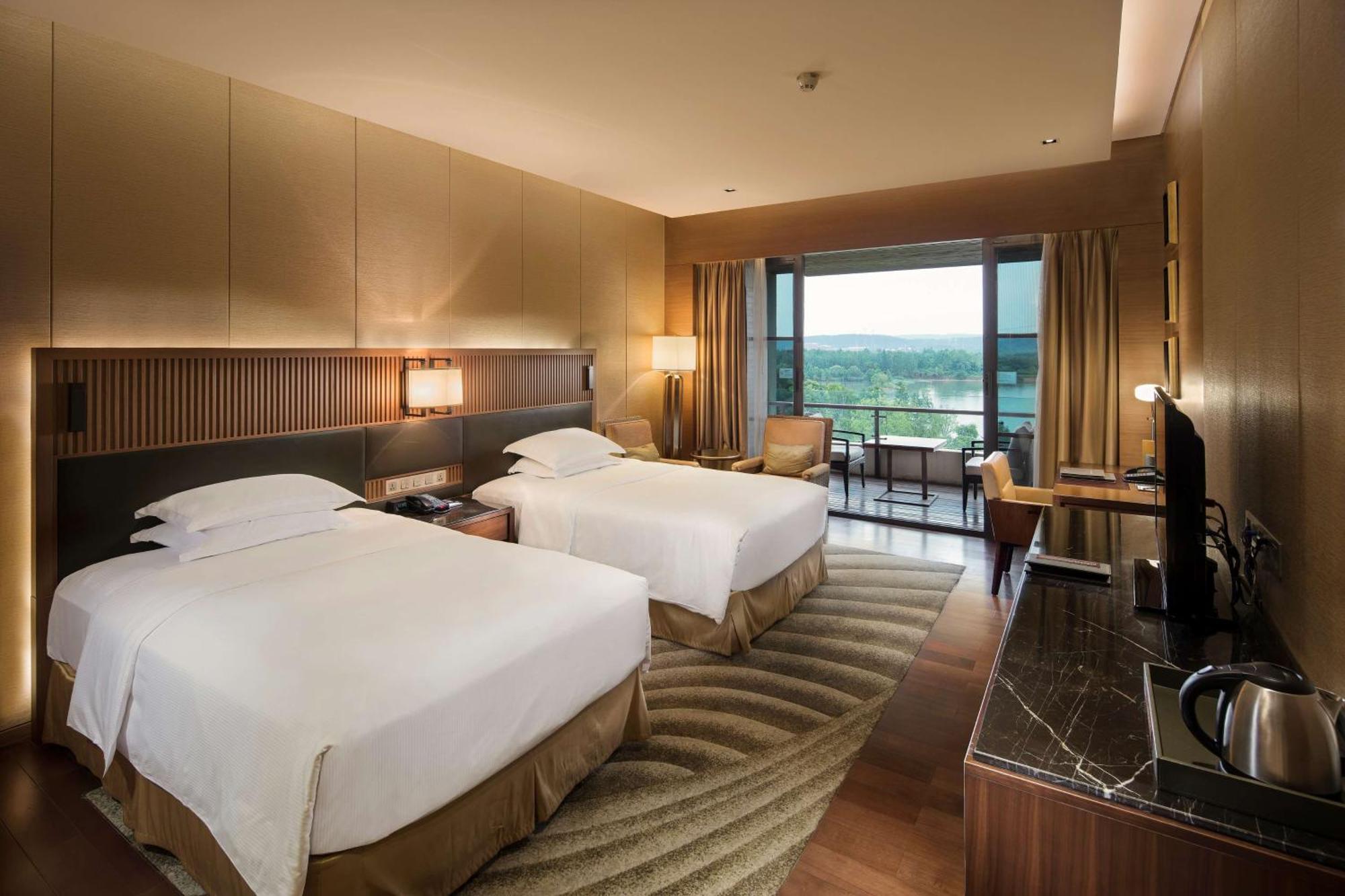 Hilton Wuhan Optics Valley מראה חיצוני תמונה