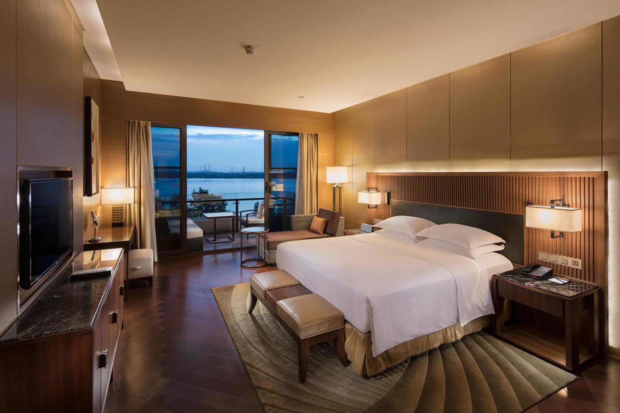 Hilton Wuhan Optics Valley מראה חיצוני תמונה